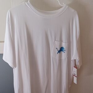 NFL White Tee with Blue Lion Logo NWTS XL 🩶🩶🩶💙💙💙